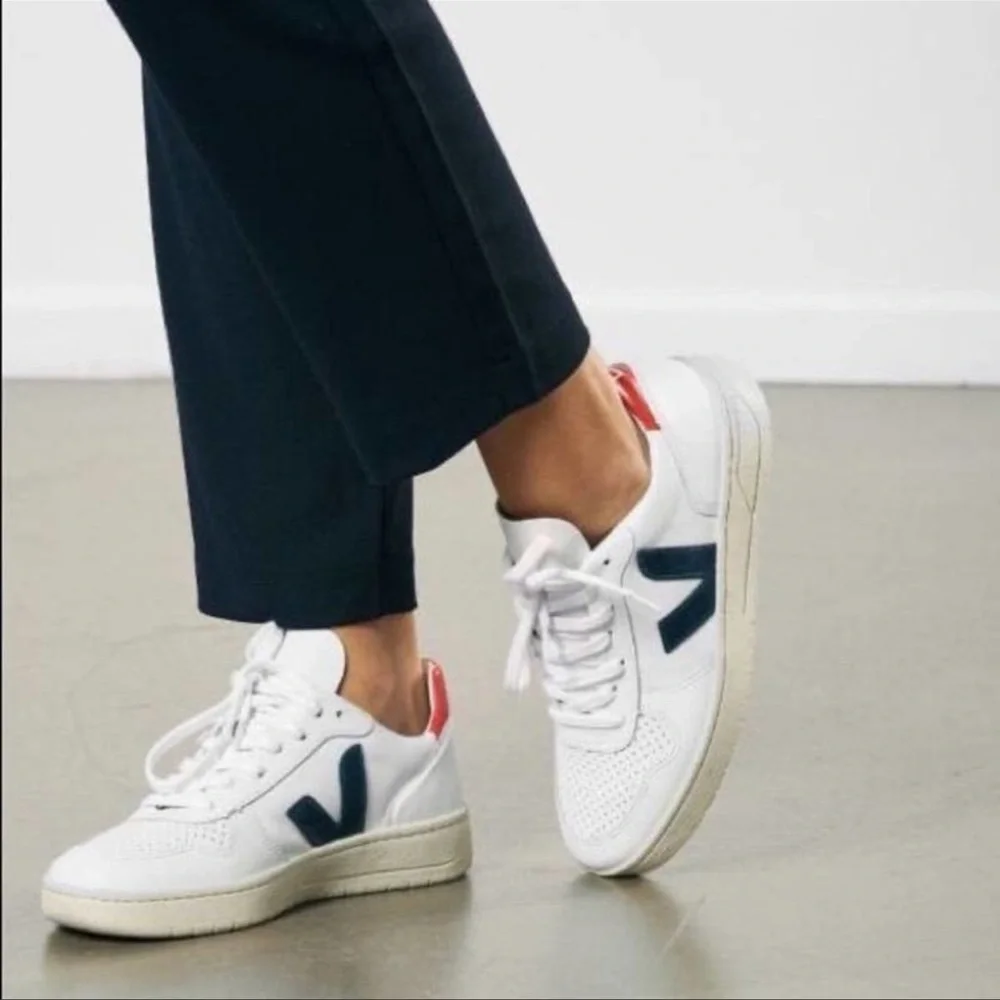 Veja V-10 Leather Sneakers Size 39 US 8 - Picture 2 of 14